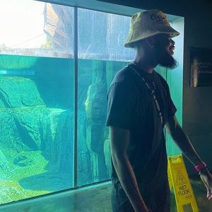 Meet your Posher, Devin